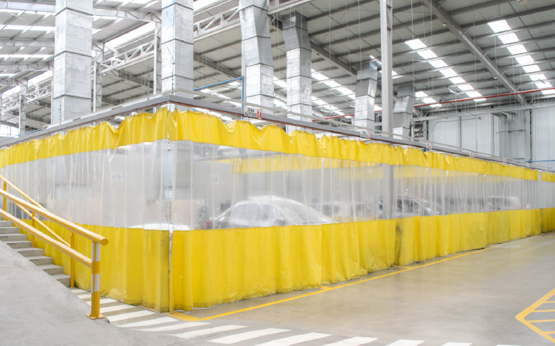 Carros en zona de armado